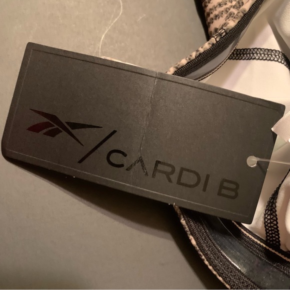 CARDI B Bike workout shorts, high waist with elastic grip waistband NWT size L - Picture 6 of 16